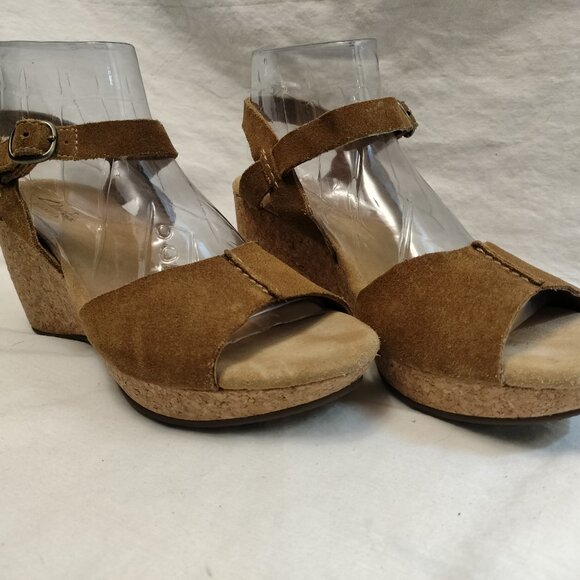 Clarks Patience Kelly Sandals (Soft Suede) - Picture 2 of 10